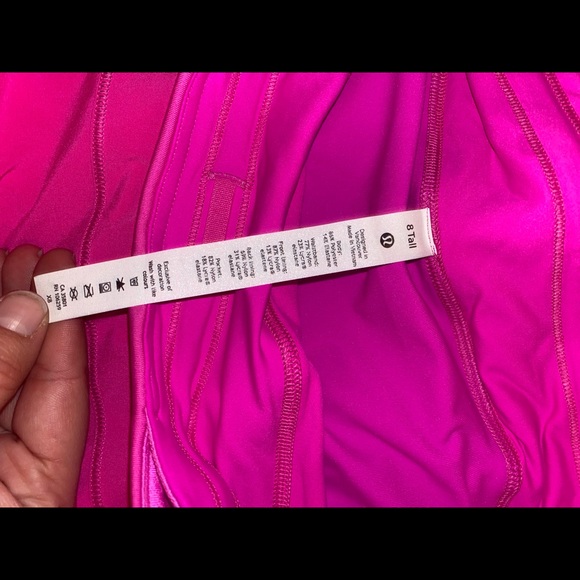 Pow pink Lululemon skirt!! - Picture 4 of 4